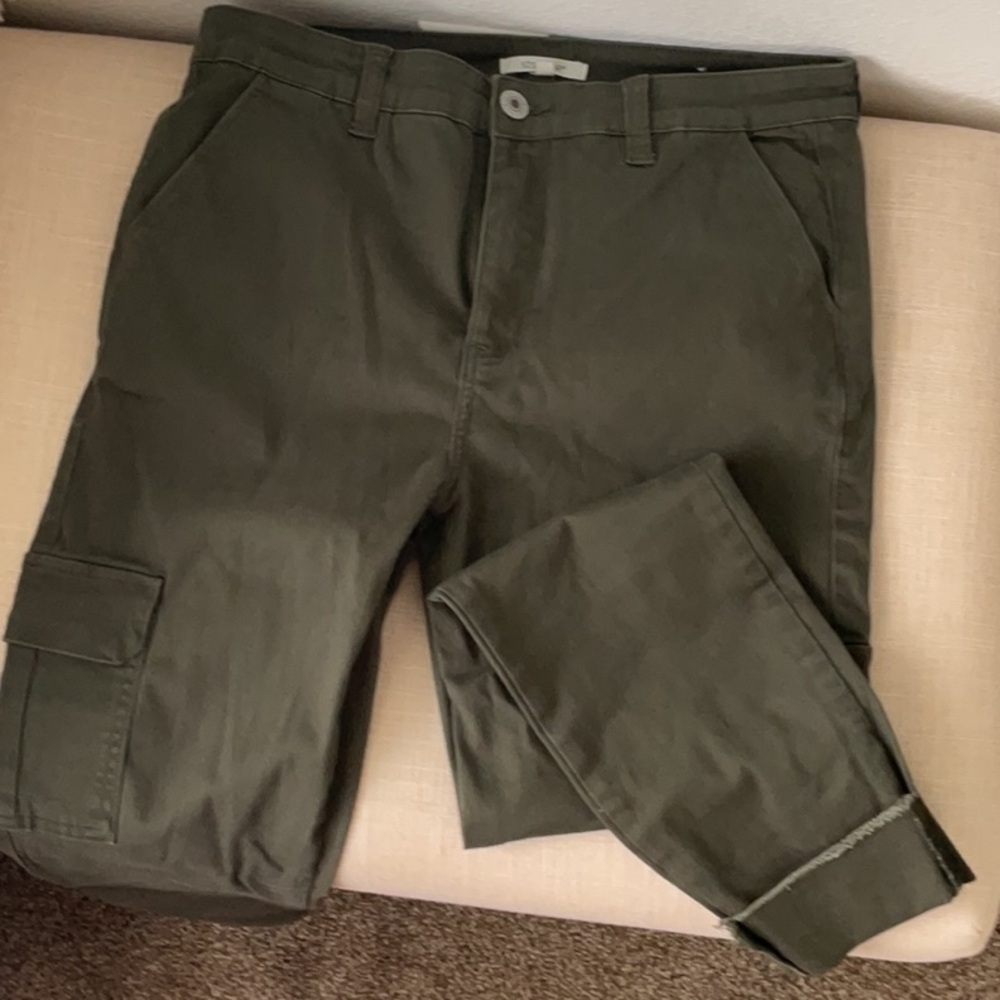 Olive green cargo pants. Women’s size 8.